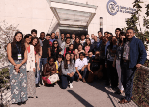 Course attendants, organizers and speakers at the entrance of the Center of Complex Sciences (C3), UNAM.